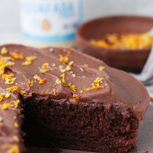 Fridas Vegobak - Frida Svanberg - Aquafaba Aqua faba Söders gourmet Vör burk i bakgrund