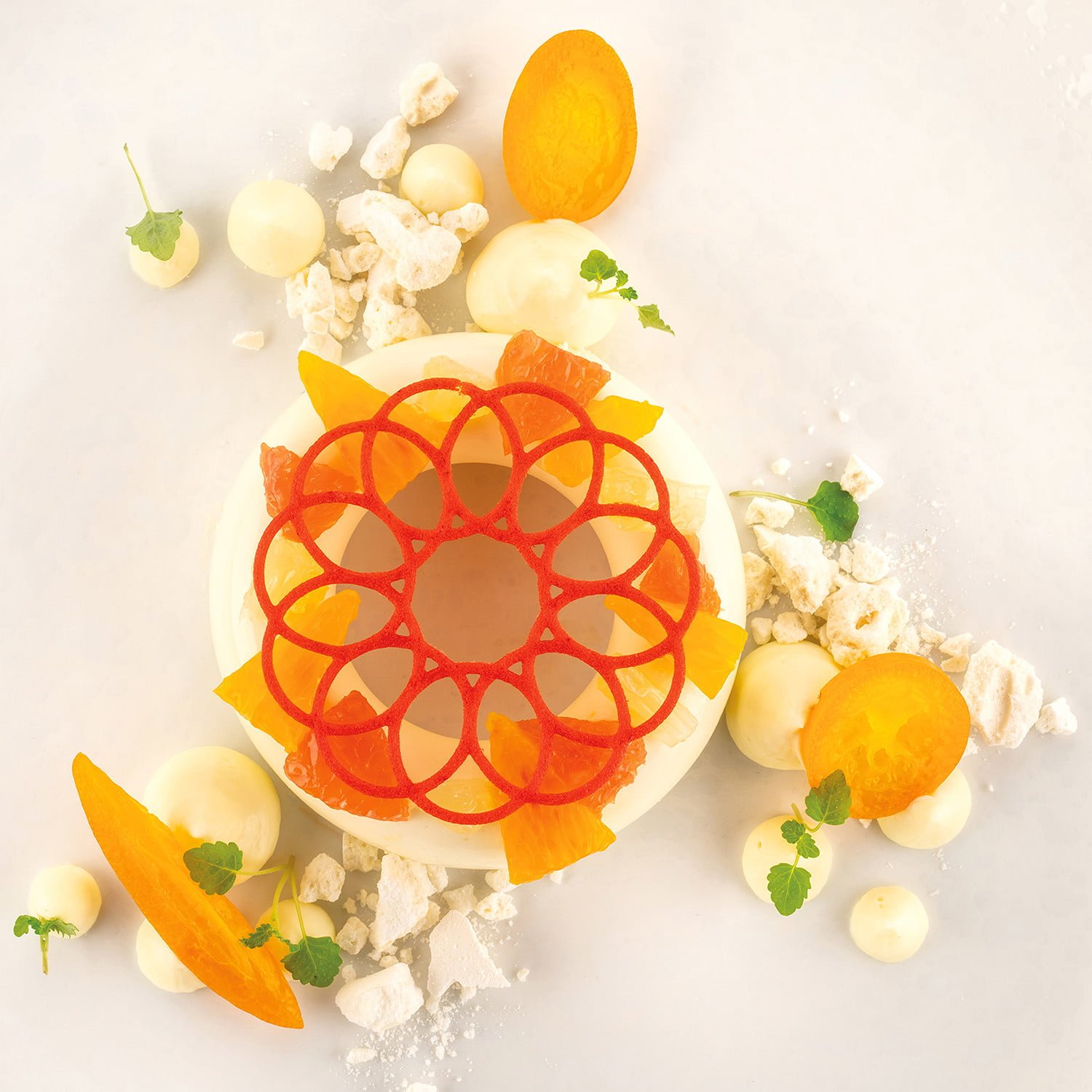 röd tuiles av jimmi eriksson i formar från silikomart professional och söders gourmet